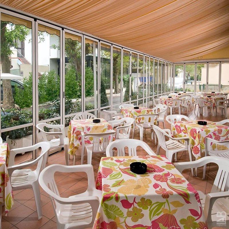 Hotel Granada Cattolica Extérieur photo